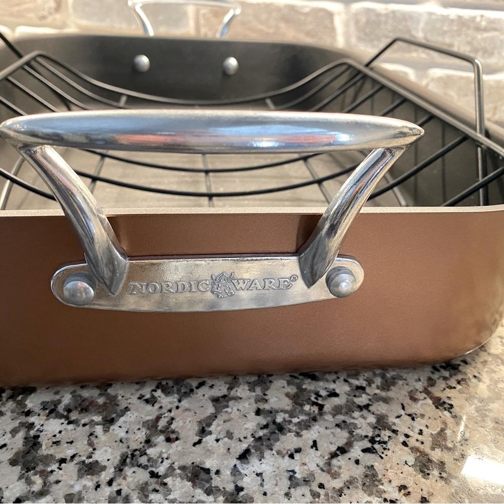 Nordic Ware Extra Large Copper Roaster With Rack - Picture 4 of 9